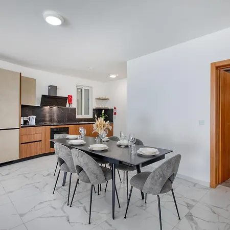 New! Sant Anna Residences, 3 By Sf Homes Apartman *